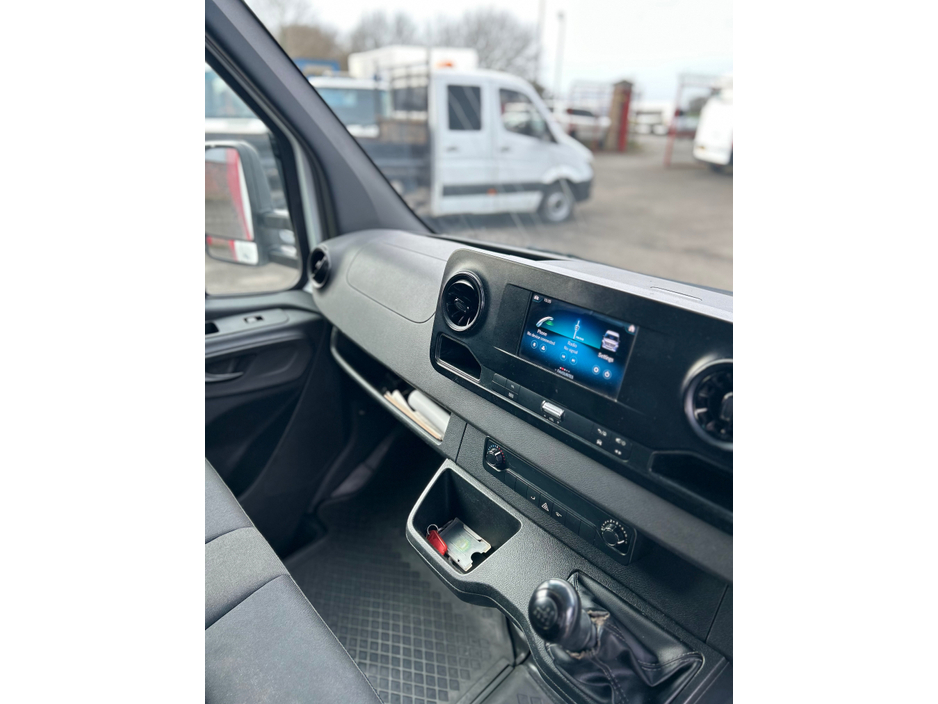 2019 Mercedes-Benz Sprinter - image 17