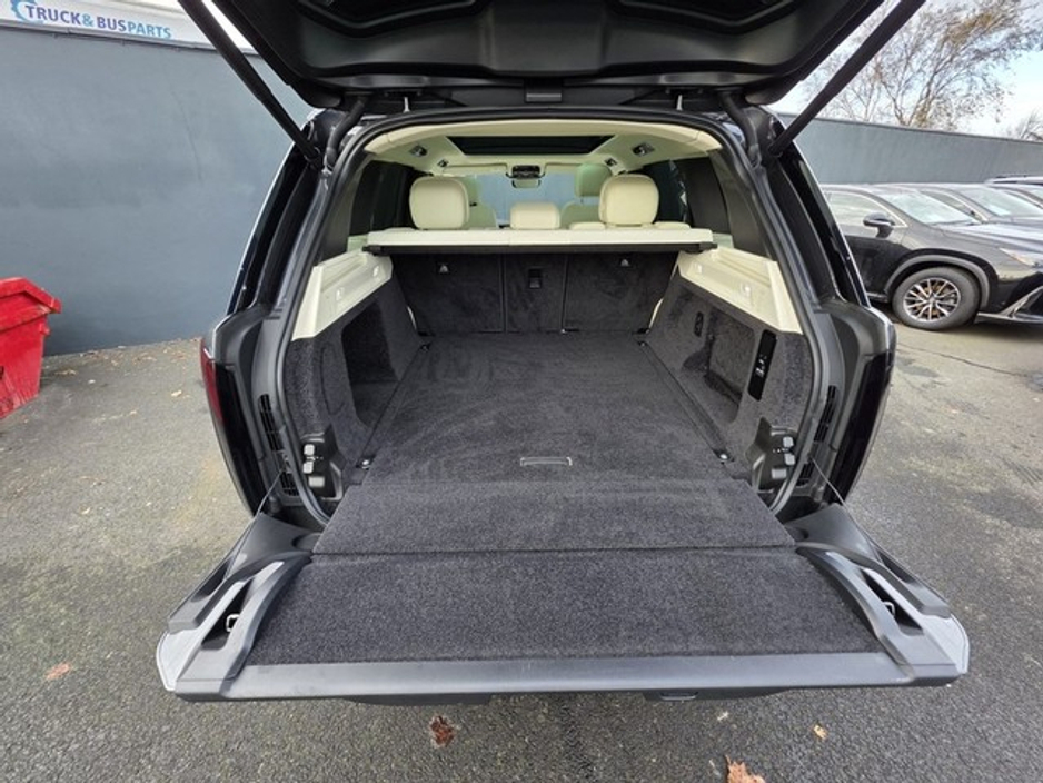 2023 Land Rover Range Rover - image 14