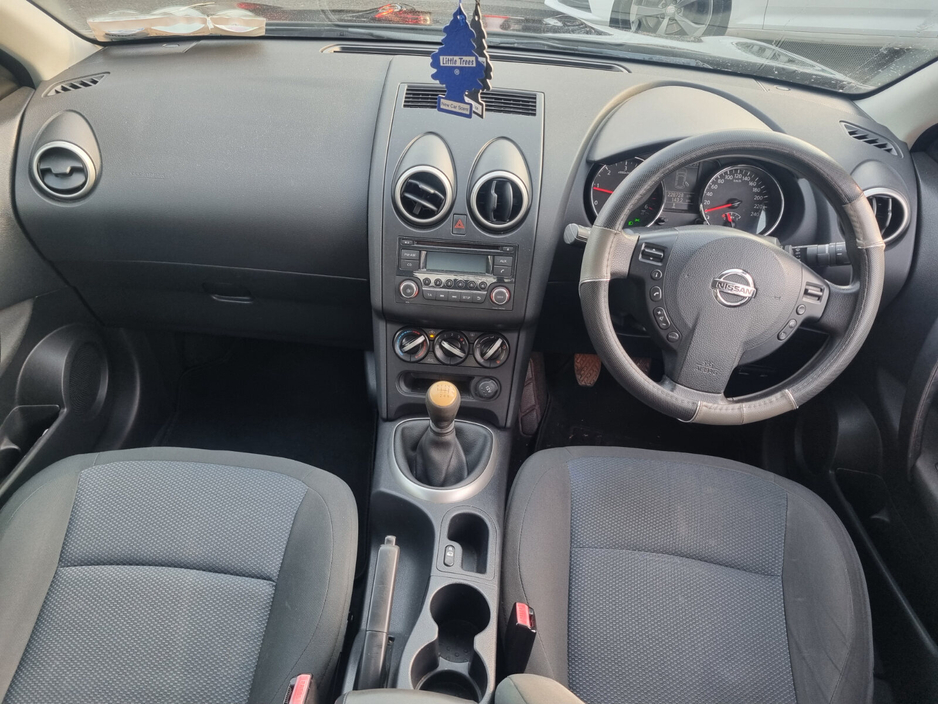 2013 Nissan Qashqai - image 6