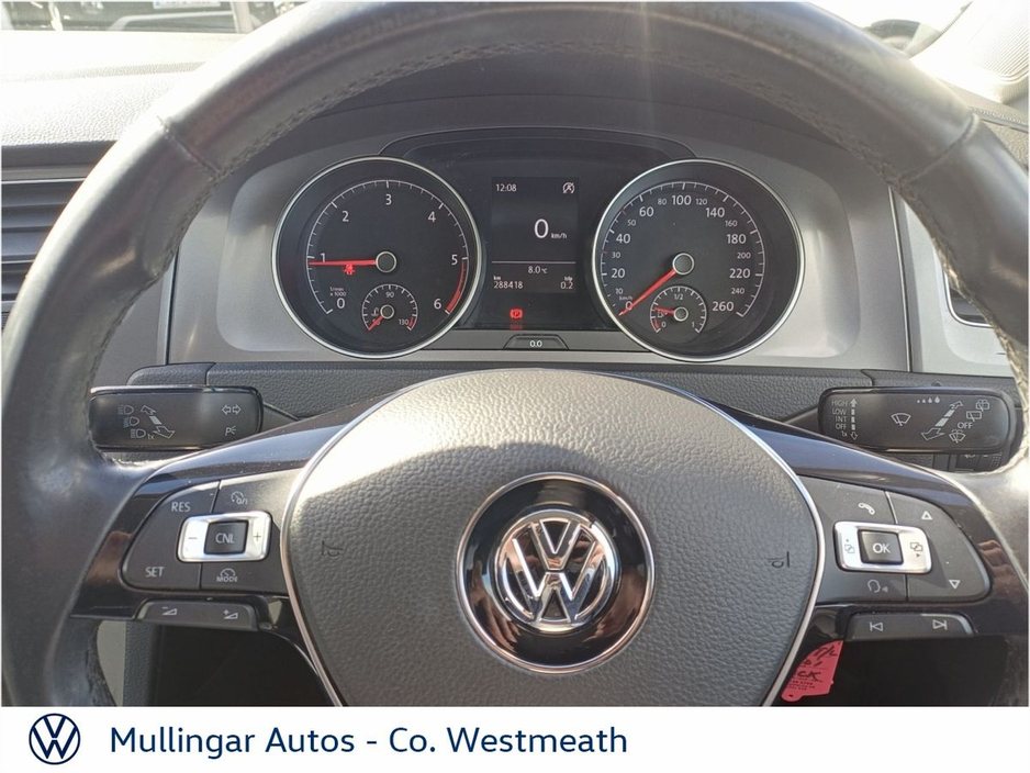 2015 Volkswagen Golf - image 15