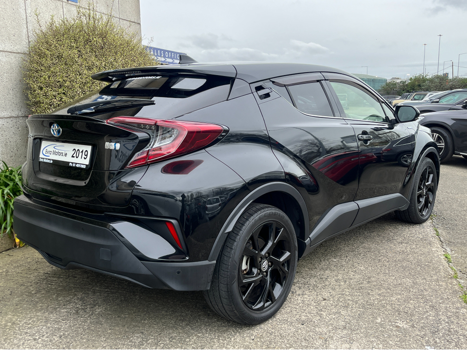 2019 Toyota C-HR - image 4