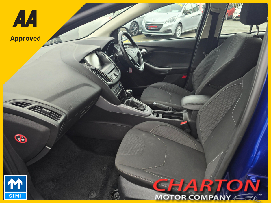 2016 Ford Focus - image 13