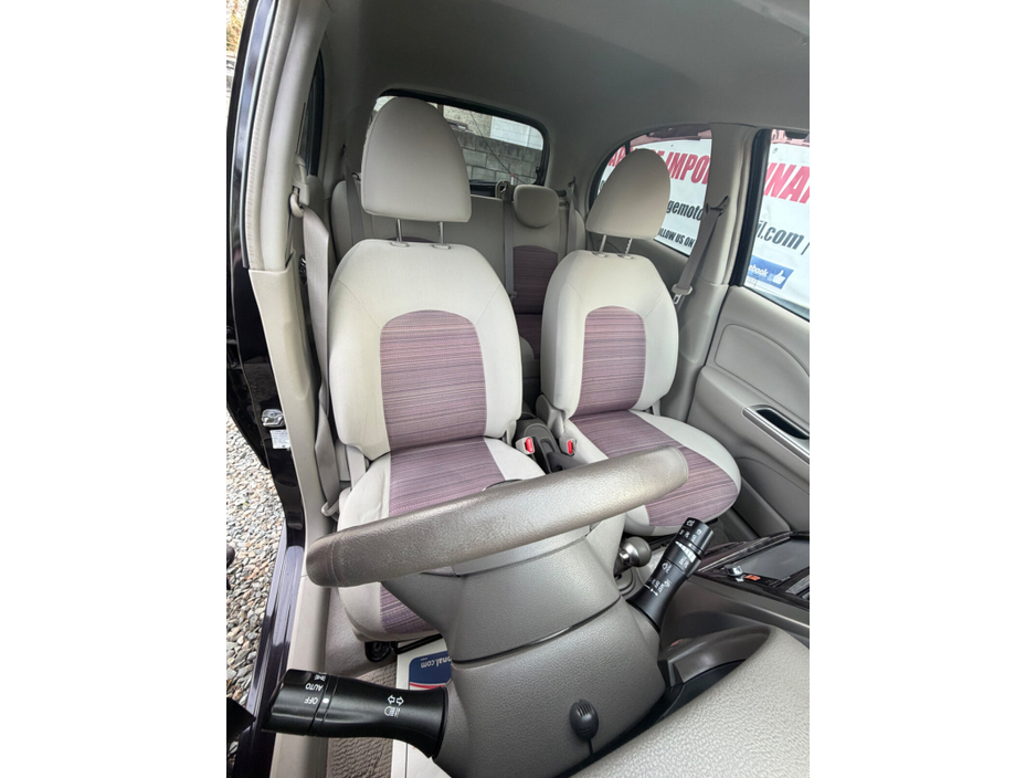 2015 Nissan March - image 12