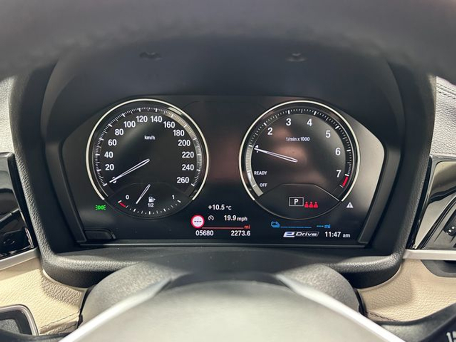 2022 BMW X1 - image 13