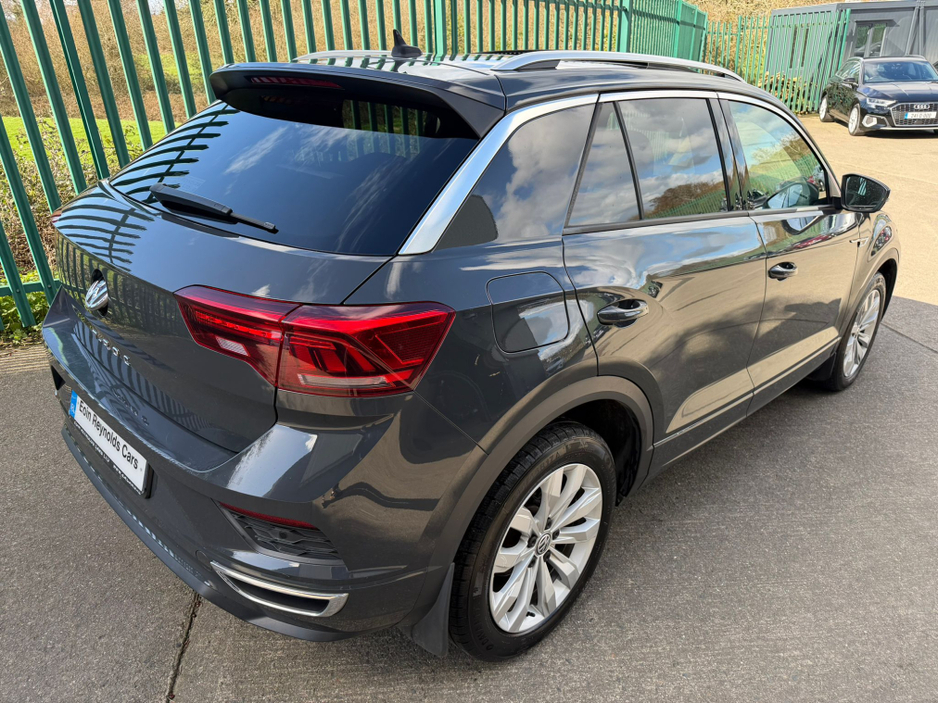 2020 Volkswagen T-Roc - image 5