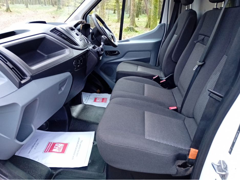 2019 Ford Transit - image 10
