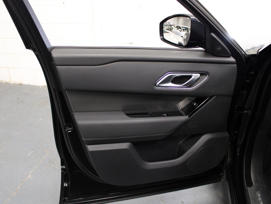 2020 Land Rover Range Rover Velar - image 35