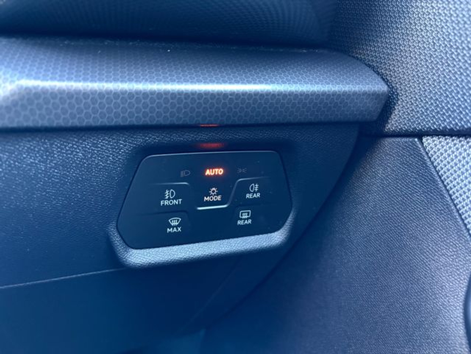 2021 SEAT Leon - image 28