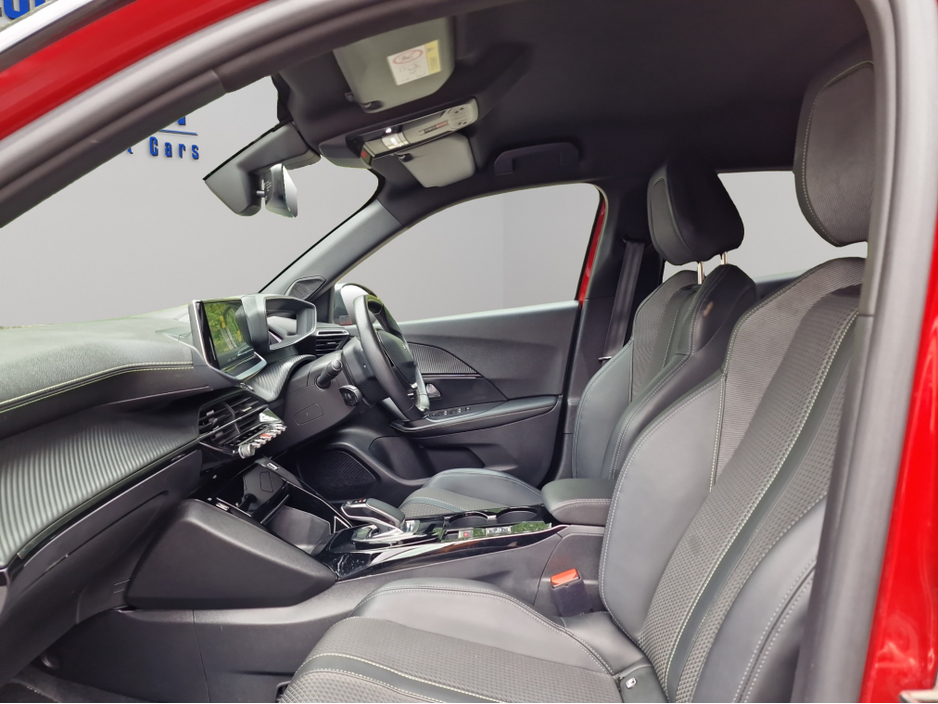 2021 Peugeot 2008 - image 4