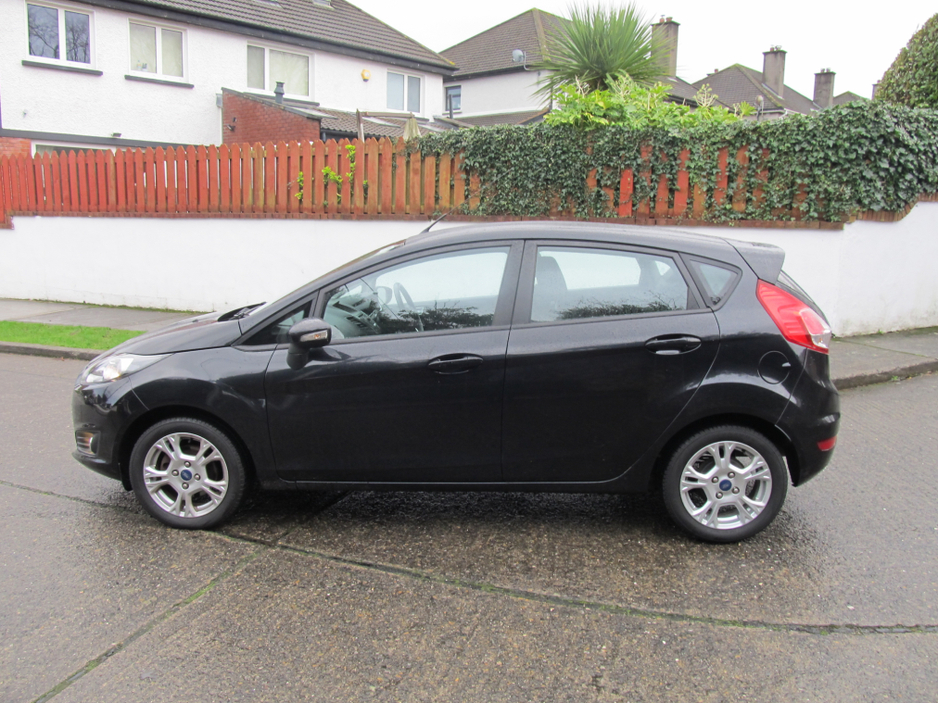 2015 Ford Fiesta MCA ZETEC 1.25 60PS M5 5DR WITH FSH €9,950