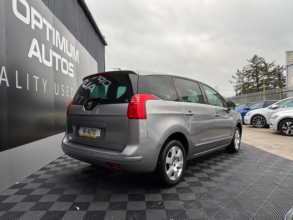 2014 Peugeot 5008 - image 2