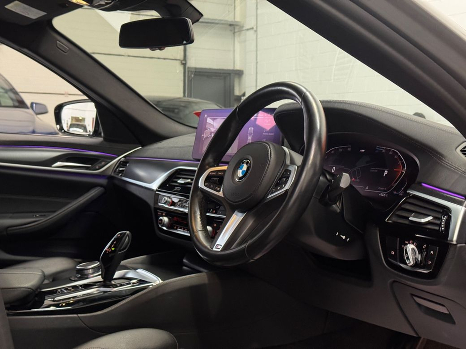 2020 BMW 5 Series - image 18