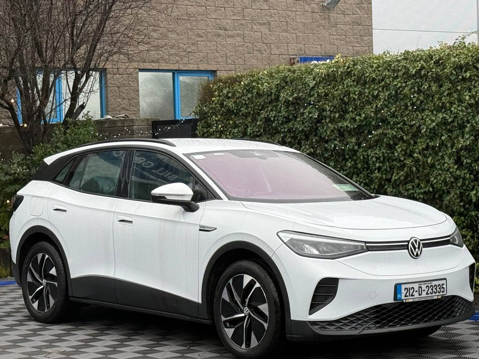 2021 Volkswagen ID.4 PRO LIFE 77KWH // 19" DIAMOND CUT ALLOYS // APPLE CARPLAY/ANDROID AUTO // PARKING SENSORS €21,900