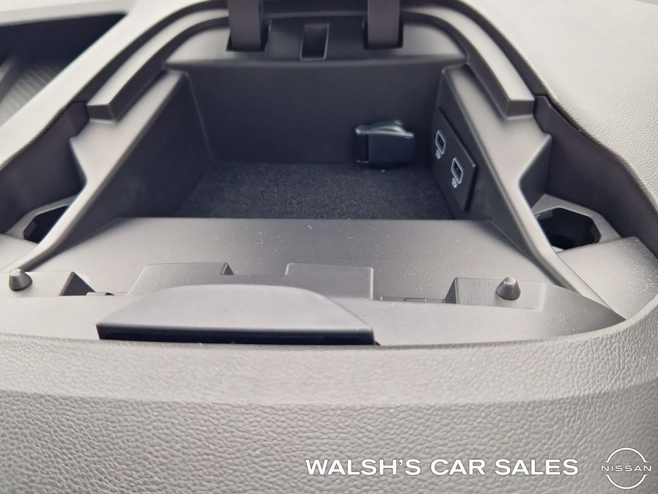 2025 Nissan Townstar - image 26