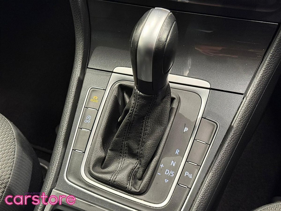 2019 Volkswagen Golf - image 19