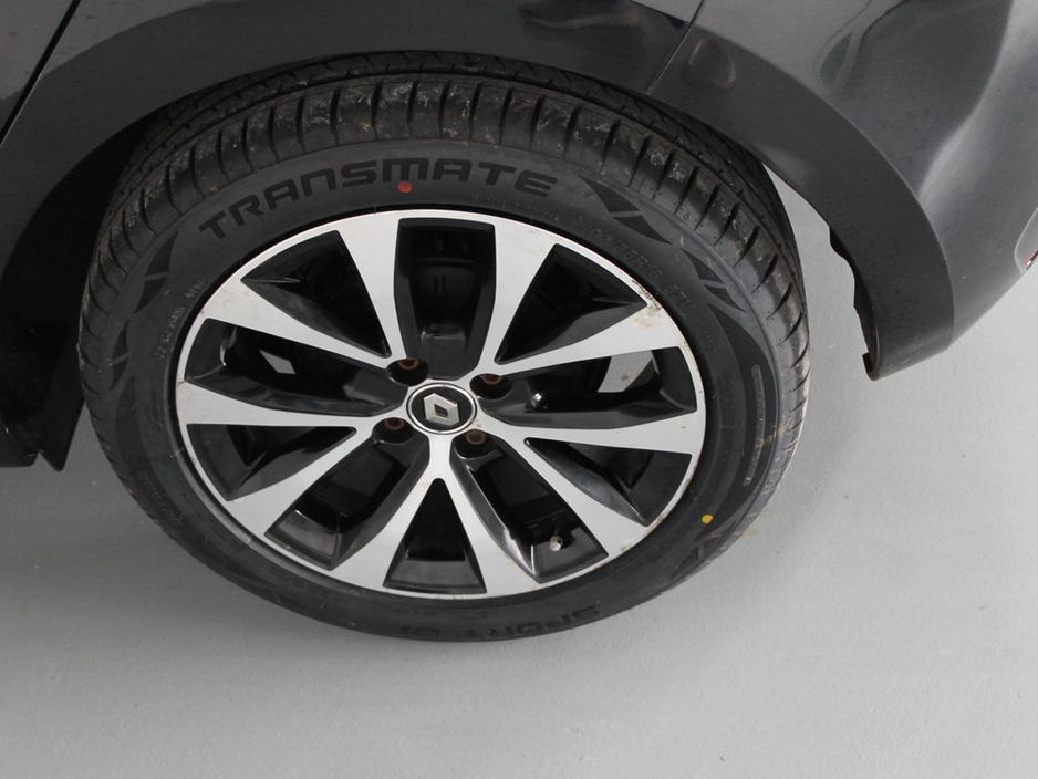 2020 Renault Clio - image 30