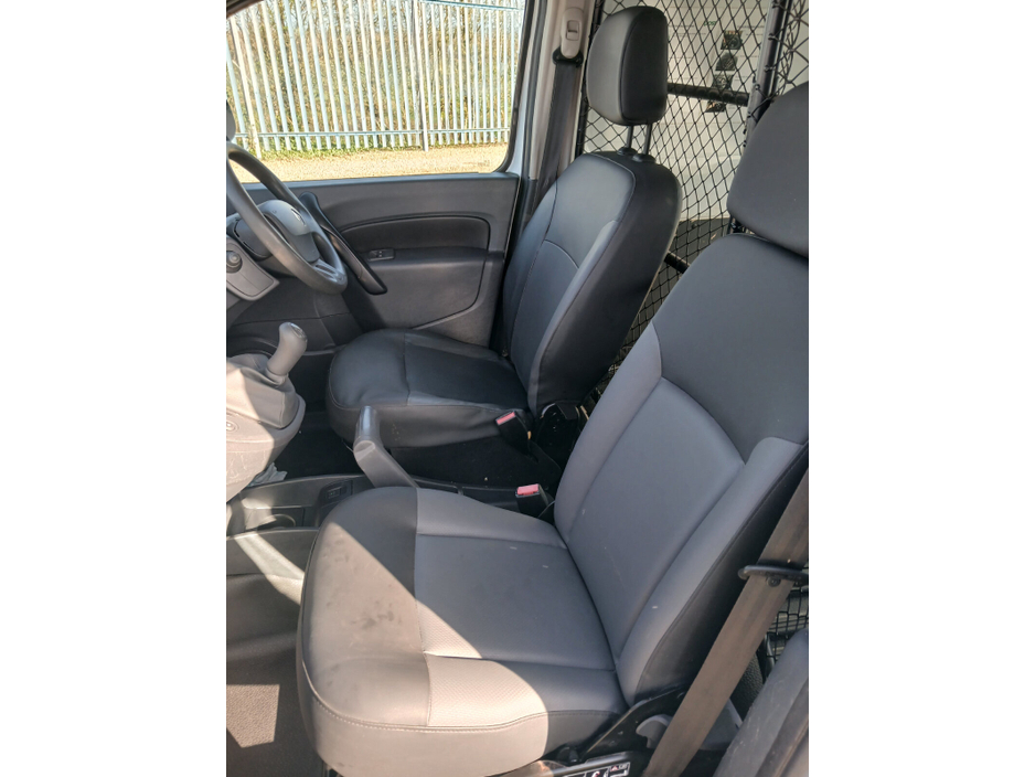 2019 Renault Kangoo - image 6