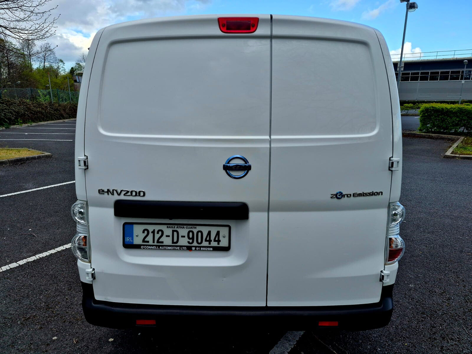 2021 Nissan NV200 - image 9