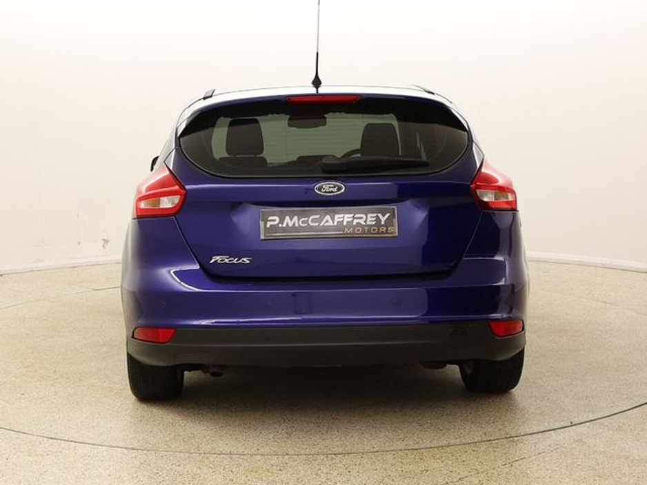 2015 Ford Focus - image 6