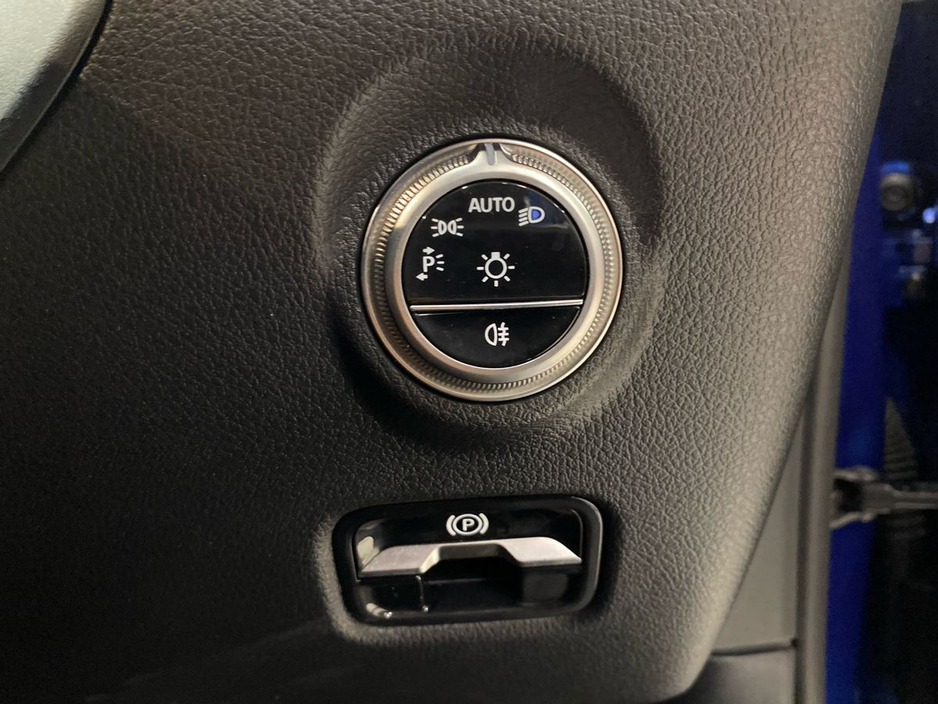 2025 Mercedes-Benz C Class - image 20