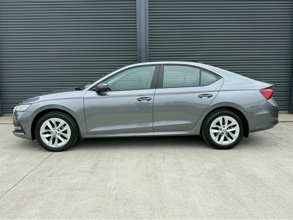 2024 Skoda Octavia - image 3