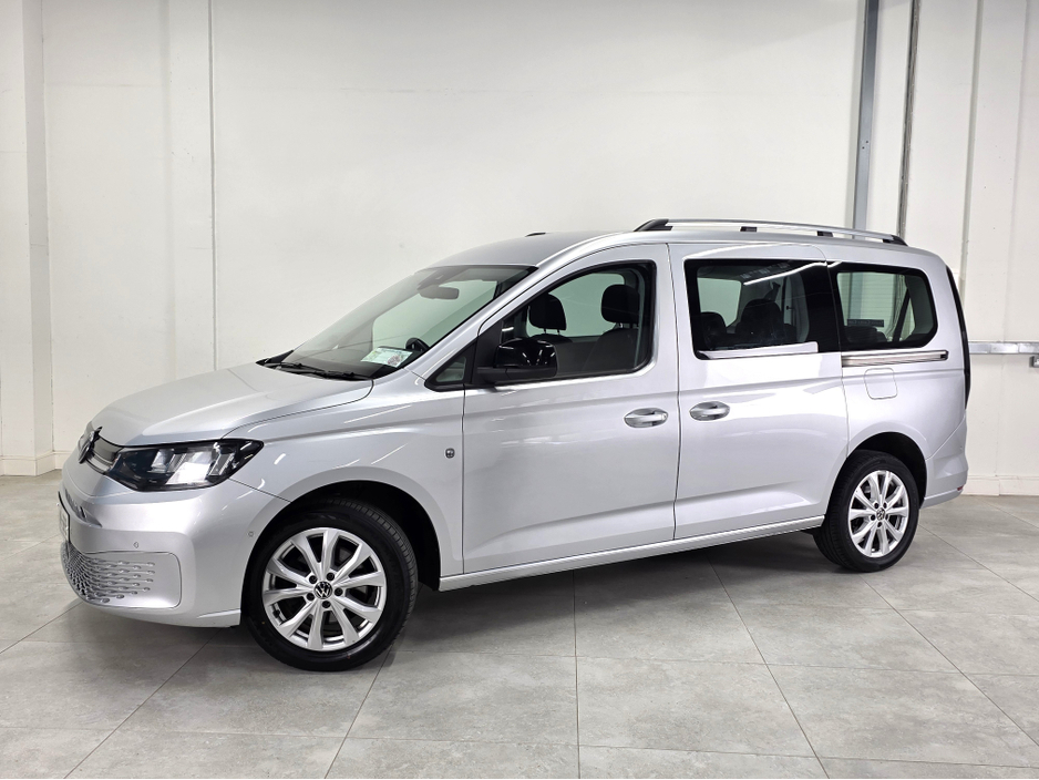 2022 Volkswagen Caddy - image 4