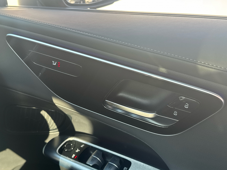 2025 Mercedes-Benz GLC Class - image 26