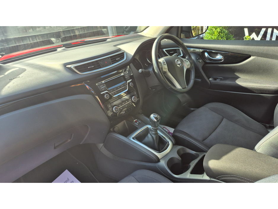 2015 Nissan Qashqai - image 8