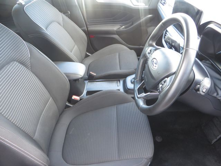 2023 Ford Focus - image 13