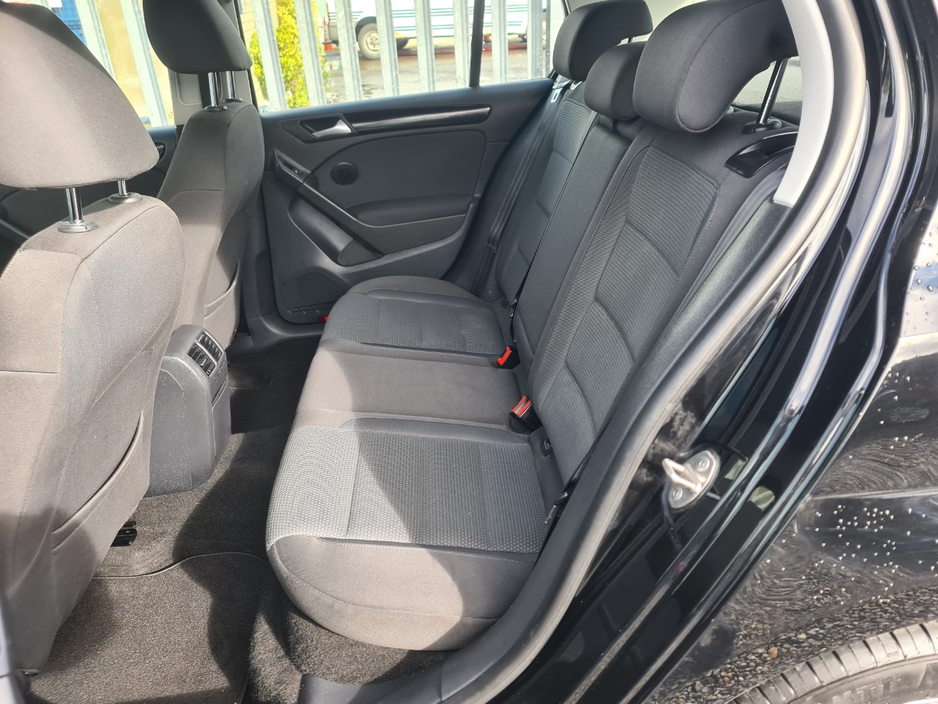 2012 Volkswagen Golf - image 10