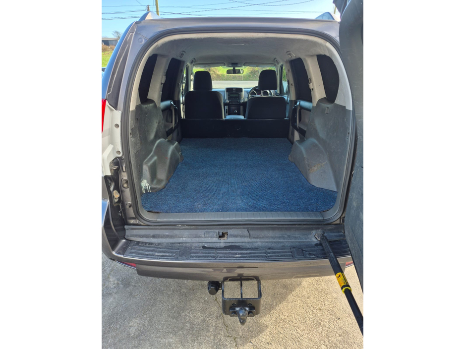 2011 Toyota Landcruiser - image 13