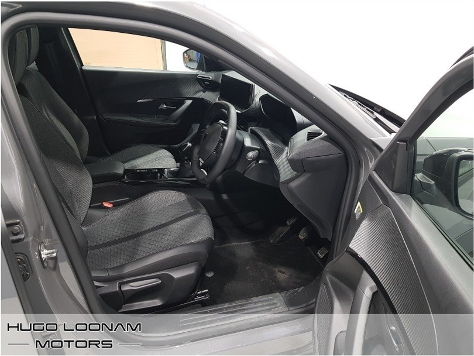 2025 Peugeot 2008 - image 11