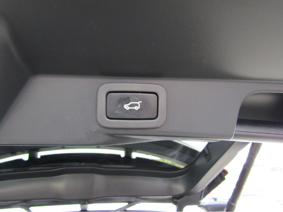 2020 Land Rover Range Rover Sport - image 12