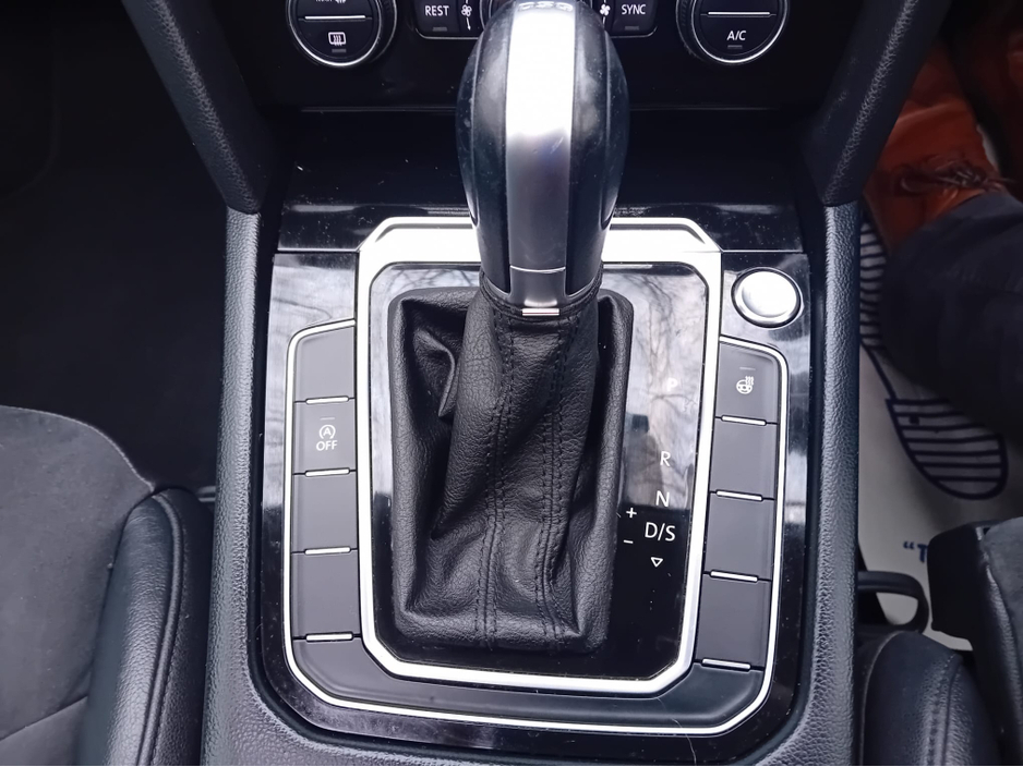 2017 Volkswagen Arteon - image 24