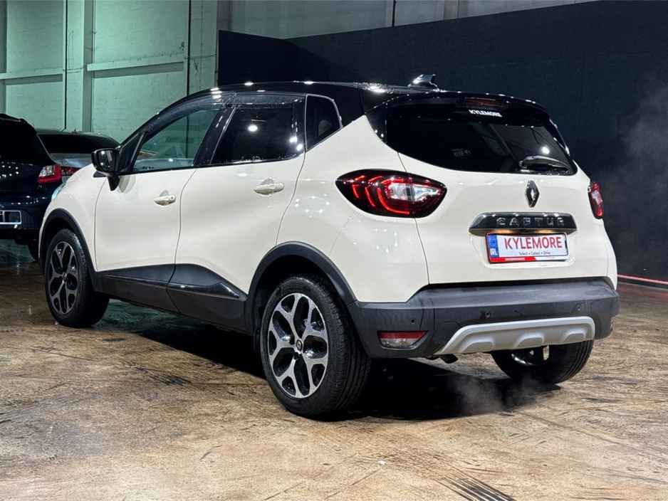 2020 Renault Captur WHITE/BLACK TWO TONE - FACTORY ALLOYS - HALF LEATHER - REVERSE CAMERA €16,950