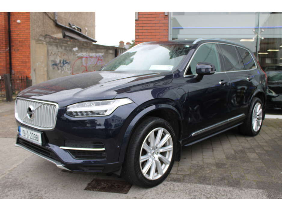 2019 Volvo XC90 - image 3