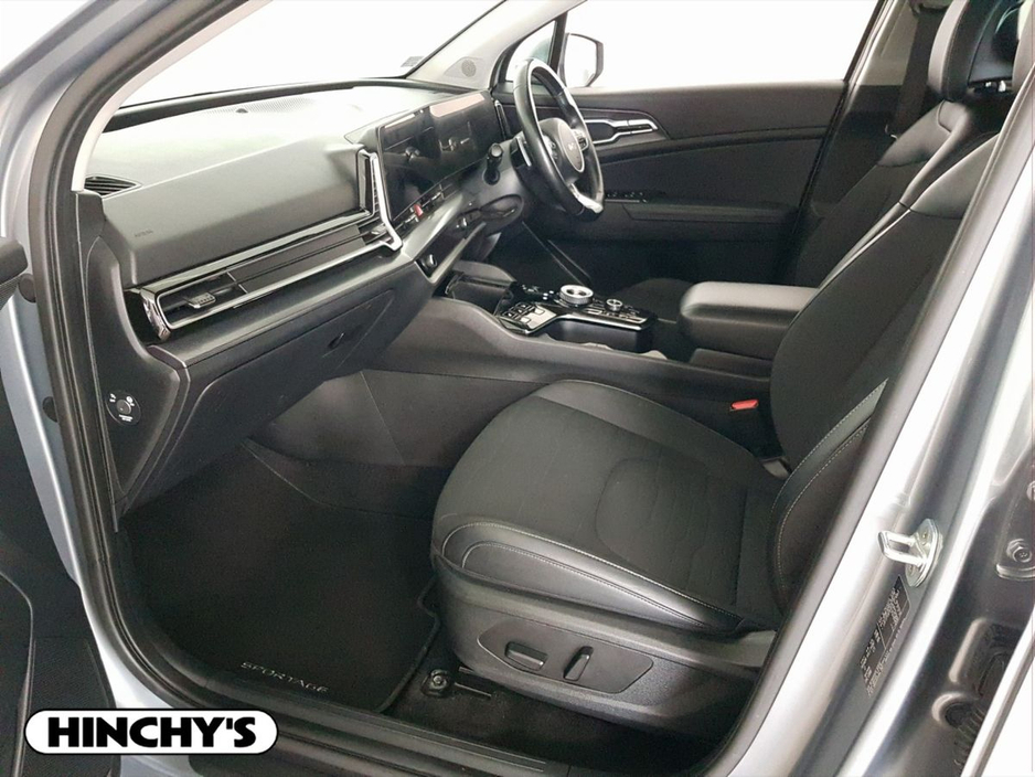 2023 Kia Sportage - image 3
