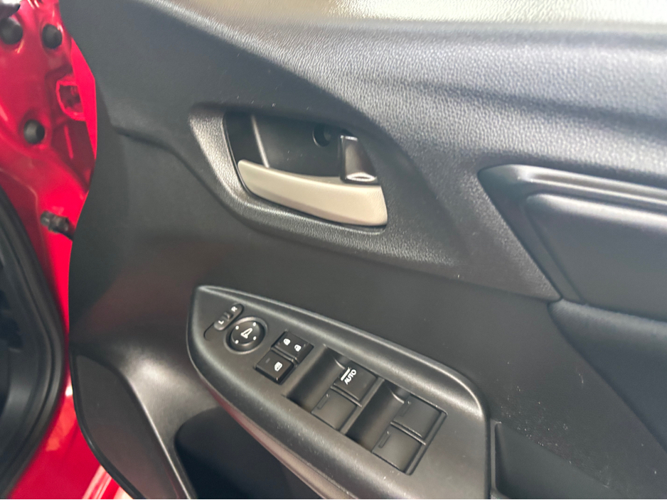 2019 Honda Jazz - image 4