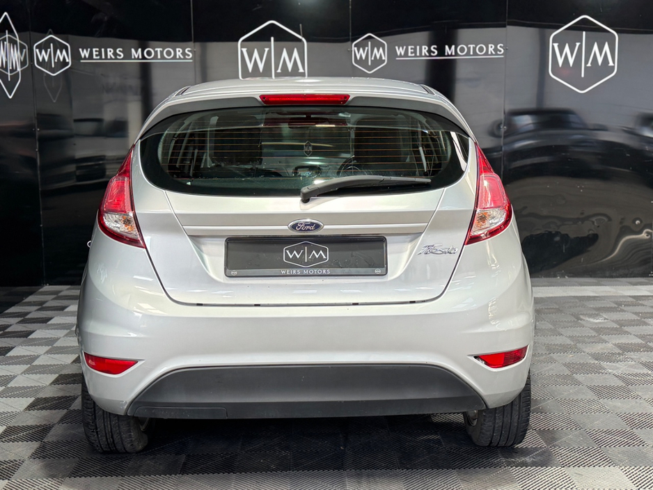 2013 Ford Fiesta - image 9