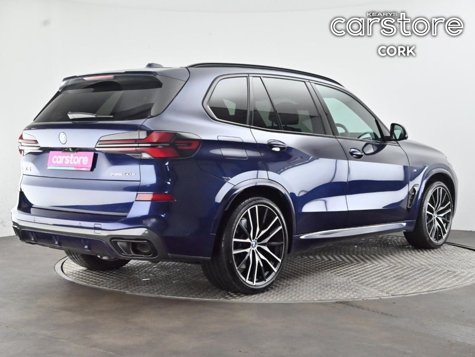 2023 BMW X5 - image 5