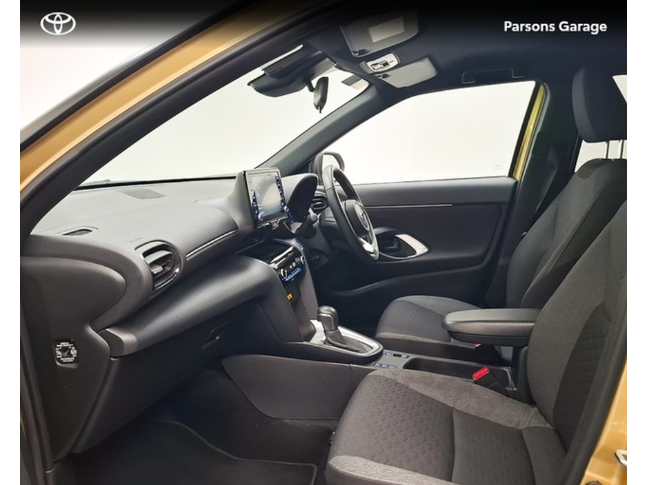 2024 Toyota Yaris Cross CROSS LUNA SPORT 4DR AUTO €30,995