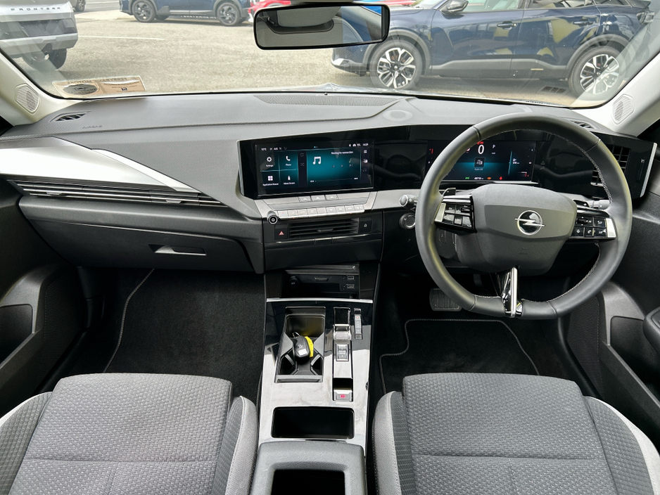 2025 Opel Astra - image 8