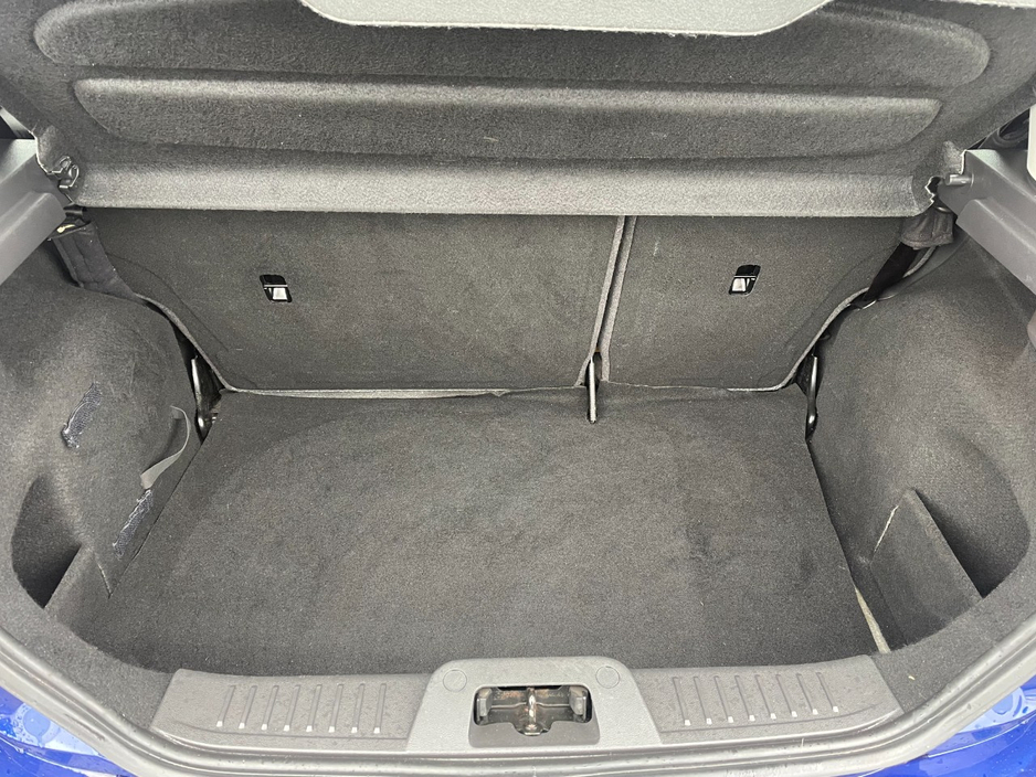 2015 Ford Fiesta - image 6