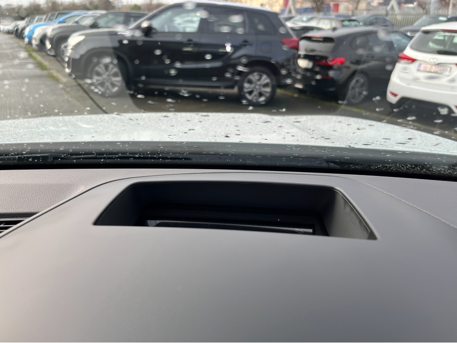 2022 Volkswagen Golf R-LINE AUTOMATIC 2.0 DIESEL //HIGH SPEC//LOW MILES//HEAD UP DISPLAY//HEATED SEATS AND STEERING WHEEL//KEYLESS ENTRY//ADAPTIVE CRUISE CONTROL// €32,950