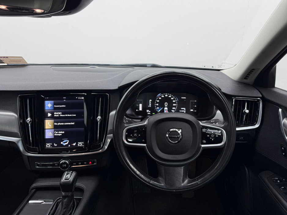2017 Volvo S90 - image 9