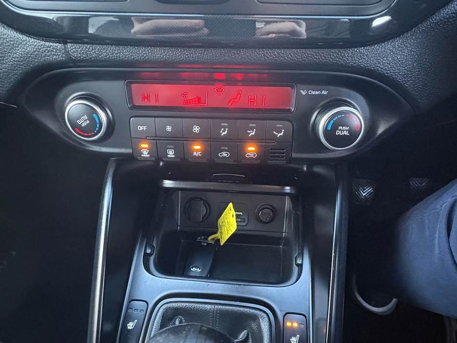 2016 Kia Carens Platinum 1.7D 7 SEATER €11,900