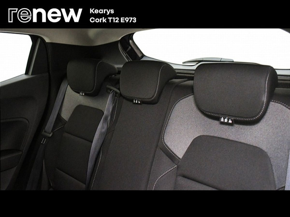 2025 Renault Clio - image 14