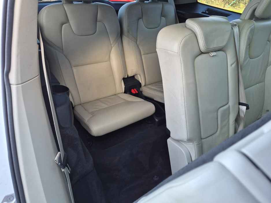 2017 Volvo XC90 - image 13