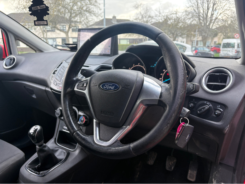 2017 Ford Fiesta - image 10