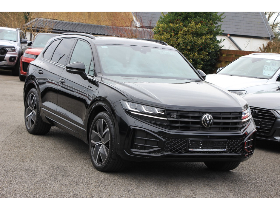 2025 Volkswagen Touareg - image 17